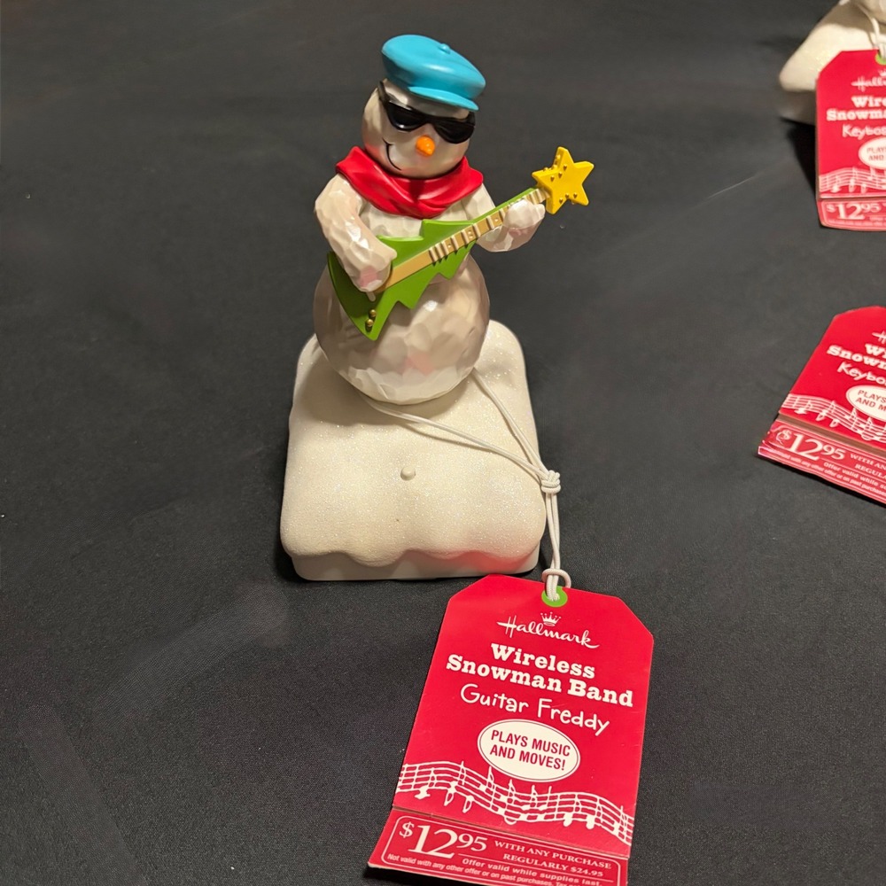 Hallmark 2010 Wireless Snowman Band Guitar Freddy Music Motion Tested w/ Tag